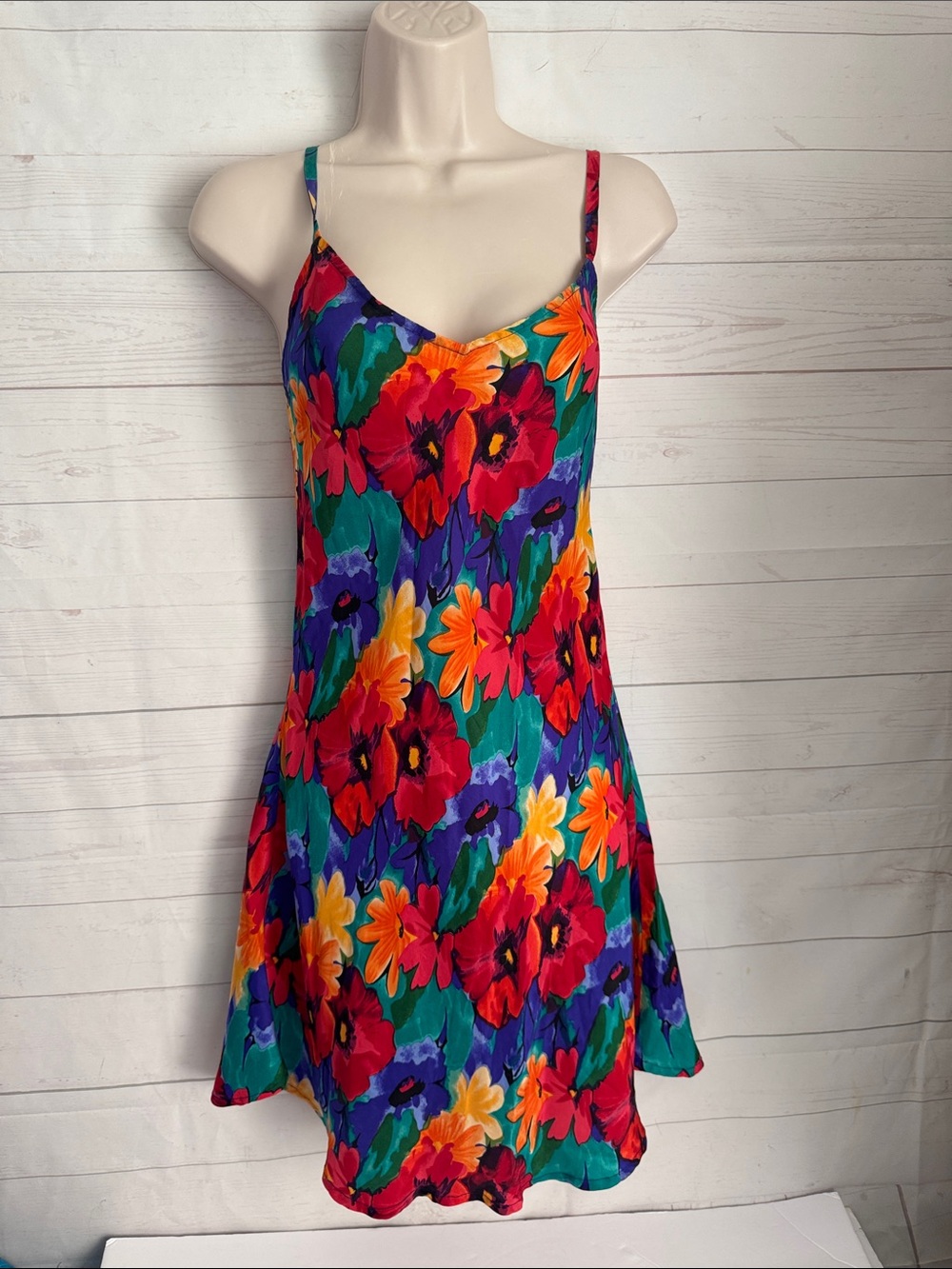 Partners mervyns Size Medium 100% Silk Floral Chemise Vibrant Dopamine colors